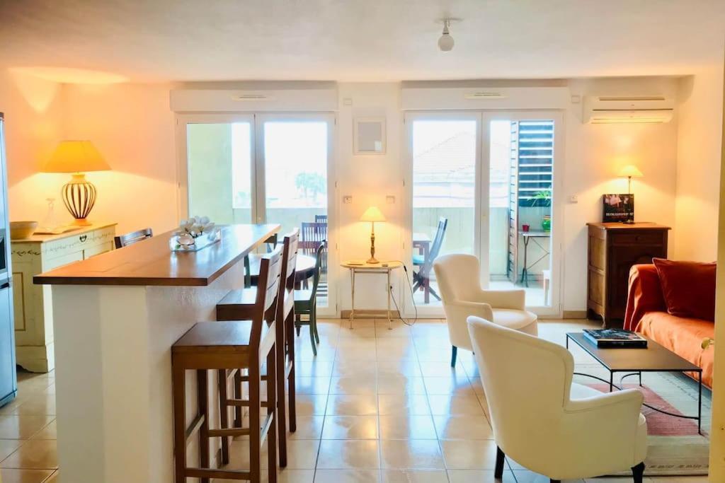 Grand Bleu Apartment แซ็ต ภายนอก รูปภาพ